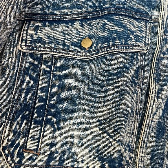 Vintage Acid Wash Denim Jacket with Brown Collar - Picture 2 of 5